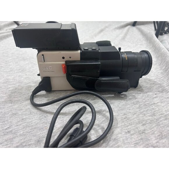 JVC Color Video Camera with TV Zoom Lens Model GX-N7U - Picture 5 of 9